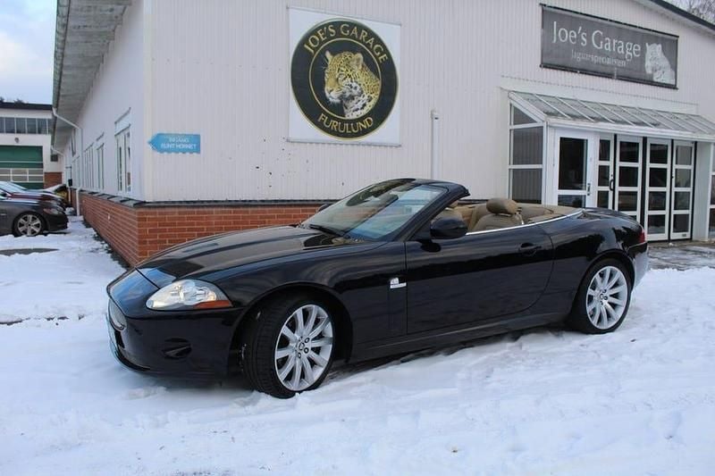 Svart Begagnad 2007 Jaguar XK Cab | 299 000 kr - Bild 1/4