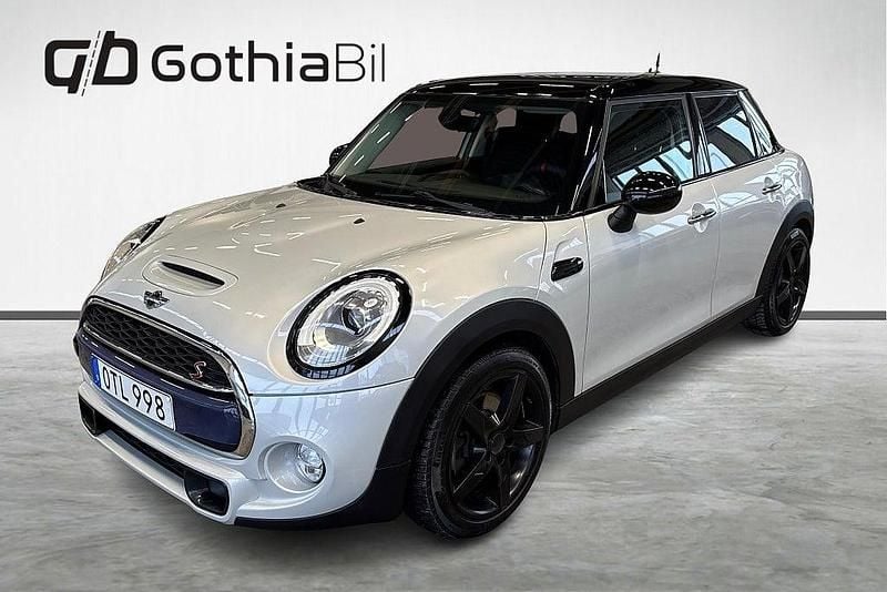 Silver Begagnad 2017 Mini Cooper S Chili Halvkombi | 179 900 kr (Bra pris) - Bild 1/4