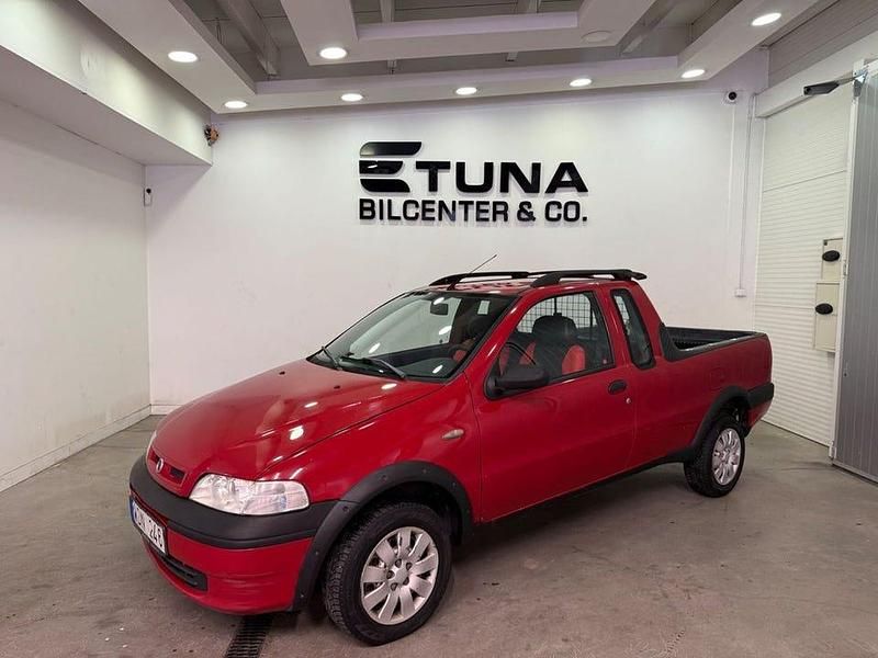 Röd Begagnad 2004 Fiat Strada Pickup | 29 900 kr - Bild 1/4