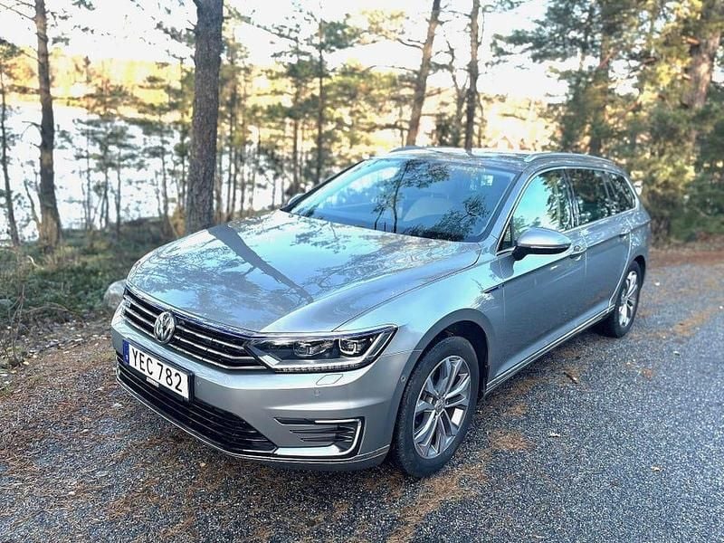Begagnad VW Passat GTE 218 HK (160 kW) 2016 Tungsten silver metallic