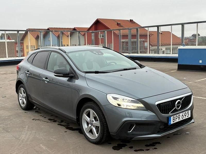 Begagnad Volvo V40 CC 152 HK (111 kW) 2018 Kombi