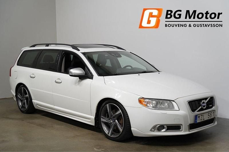 Vit Begagnad 2012 Volvo V70 Momentum Kombi | 89 600 kr (Marknadspris) - Bild 1/4
