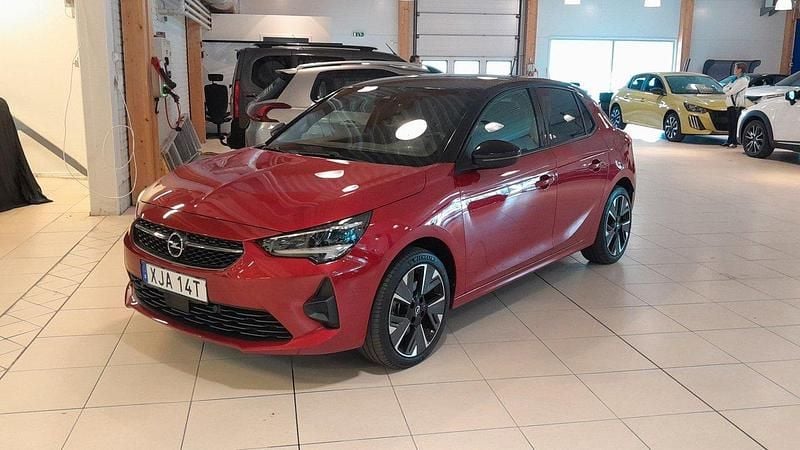 Röd Begagnad 2022 Opel Corsa-e Halvkombi | 194 900 kr (Marknadspris) - Bild 1/4