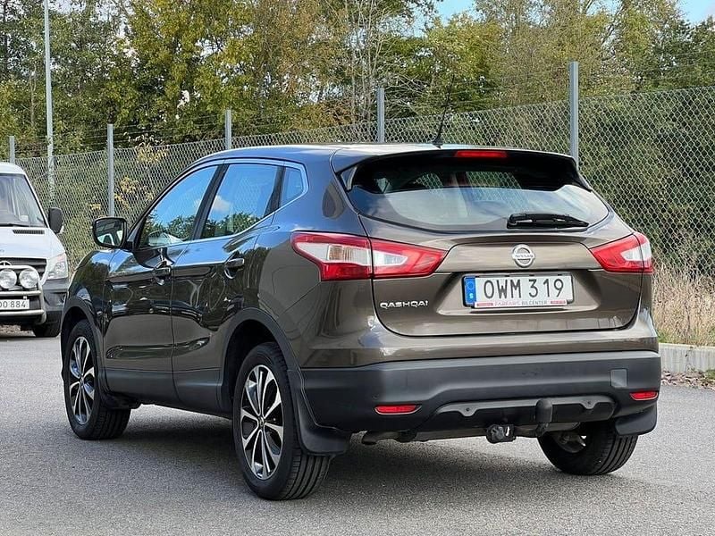 Begagnad Nissan Qashqai 116 HK (85 kW) 2015 Brun SUV