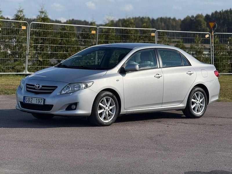 Silver Begagnad 2007 Toyota Corolla Sedan | 56 500 kr (Dyr) - Bild 1/4