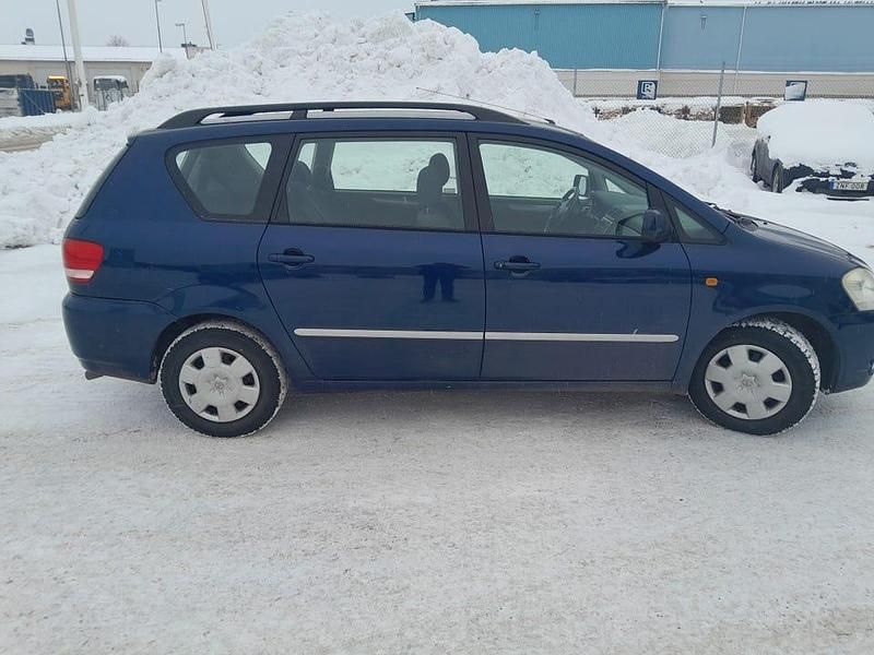 Begagnad Toyota Avensis Verso 150 HK (110 kW) 2003 Minibuss