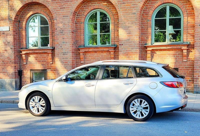 Grå Begagnad 2010 Mazda 6 Comfort Kombi | 47 000 kr (Bra pris) - Bild 1/4
