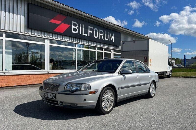 Ljusgrå Begagnad 2000 Volvo S80 Sedan | 9 900 kr (Bra pris) - Bild 1/4