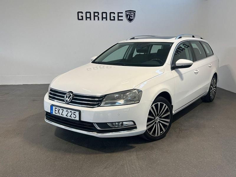 Vit Begagnad 2011 VW Passat Kombi | 79 900 kr (Marknadspris) - Bild 1/4