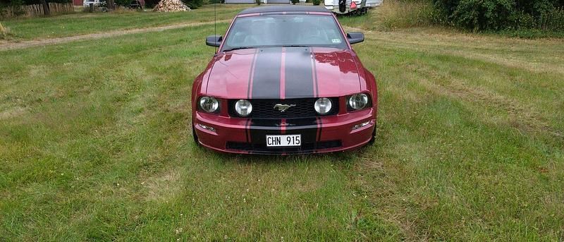 Begagnad 2006 Ford Mustang GT Convertible Cab | 230 000 kr (Marknadspris) - Bild 1/4
