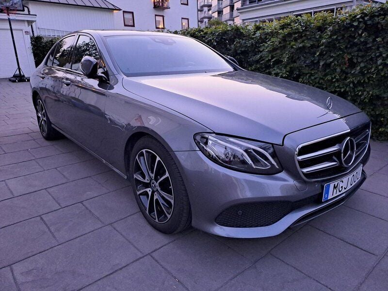Grå Begagnad 2019 Mercedes E200 Avantgarde Sedan | 275 000 kr (Superpris) - Bild 1/4