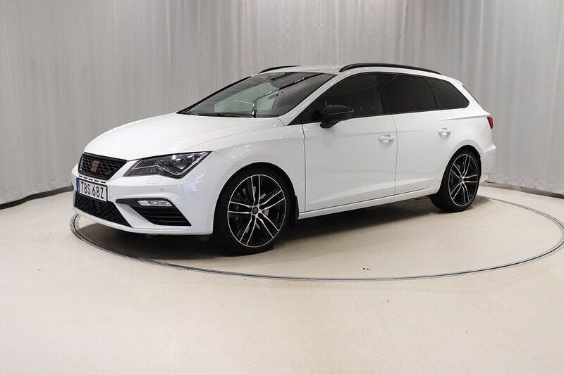 Vit Begagnad 2019 Cupra Leon Kombi | 319 900 kr (Marknadspris) - Bild 1/4
