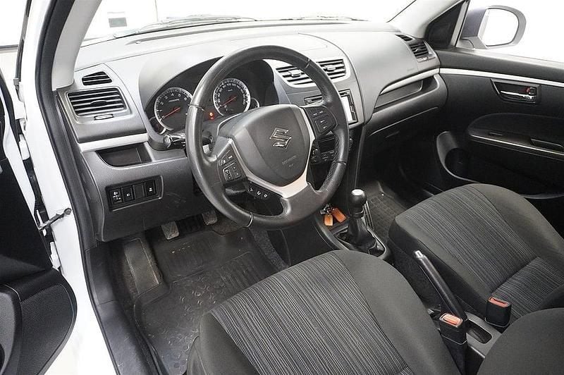 Begagnad Suzuki Swift Exclusive 94 HK (69 kW) 2013 Vit Halvkombi