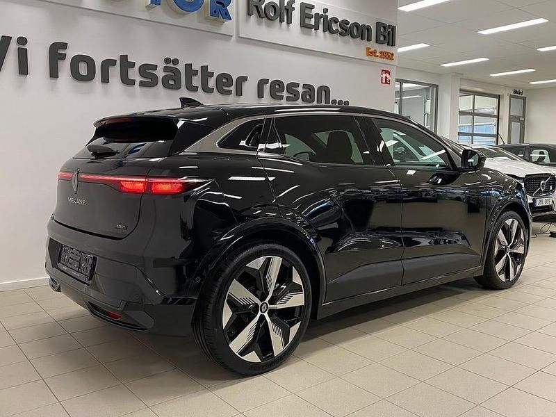 Begagnad Renault Mégane IV Techno 161 kW (220 HK) 2024 Svart Halvkombi