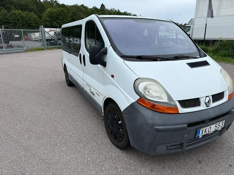 Vit Begagnad 2006 Renault Trafic Van | 55 000 kr (Dyr) - Bild 1/4