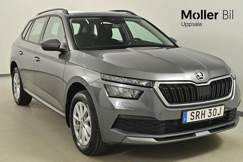 Grå (graphite grey metallic) Begagnad 2023 Skoda Kamiq Ambition SUV | 239 000 kr (Marknadspris) - Bild 1/4