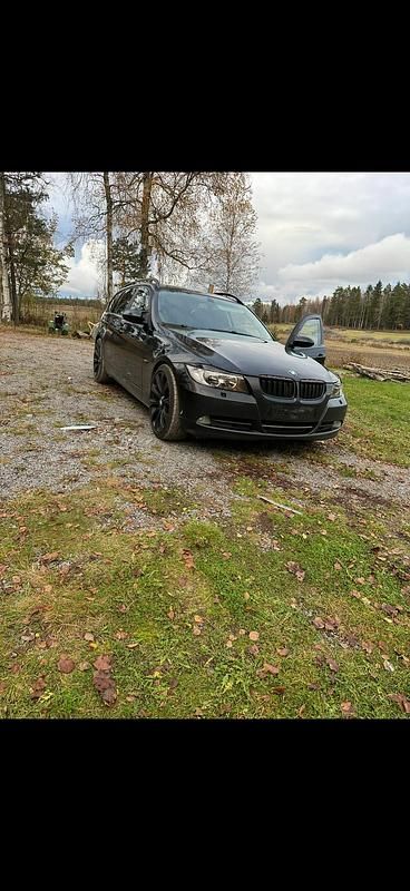 Begagnad 2007 BMW 320 Kombi | 45 000 kr (Lite dyr) - Bild 1/4