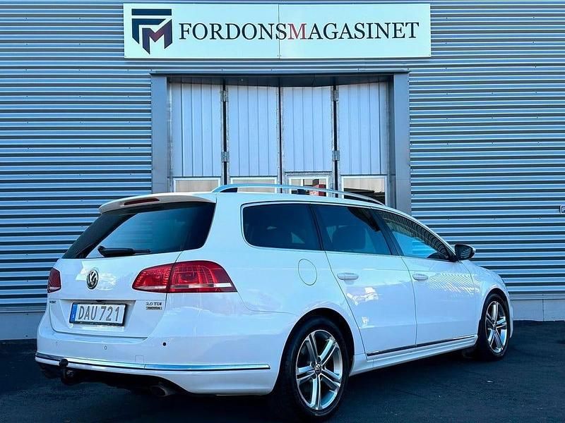 Begagnad VW Passat R-line 177 HK (130 kW) 2014 Vit Kombi