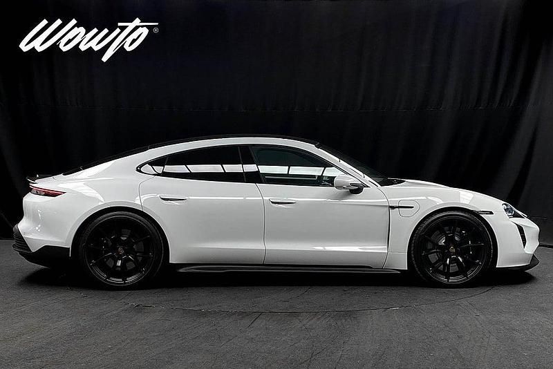 Begagnad Porsche Taycan GTS 380 kW (517 HK) 2023 Vit (carrara white metallic) Sedan