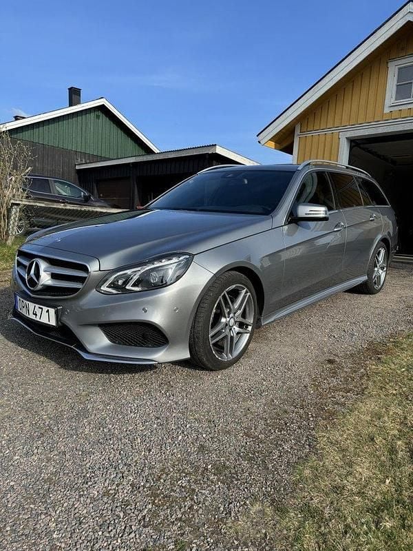 Silver Begagnad 2014 Mercedes E220 Avantgarde Kombi | 165 000 kr (Dyr) - Bild 1/4