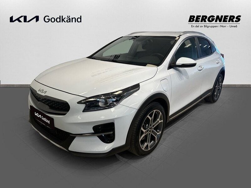 Vit Begagnad 2022 Kia XCeed Advance SUV | 269 900 kr (Marknadspris) - Bild 1/4