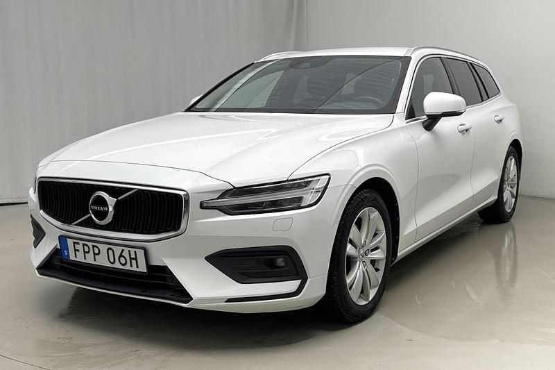 Vit Begagnad 2021 Volvo V60 Momentum Kombi | 229 000 kr (Bra pris) - Bild 1/4