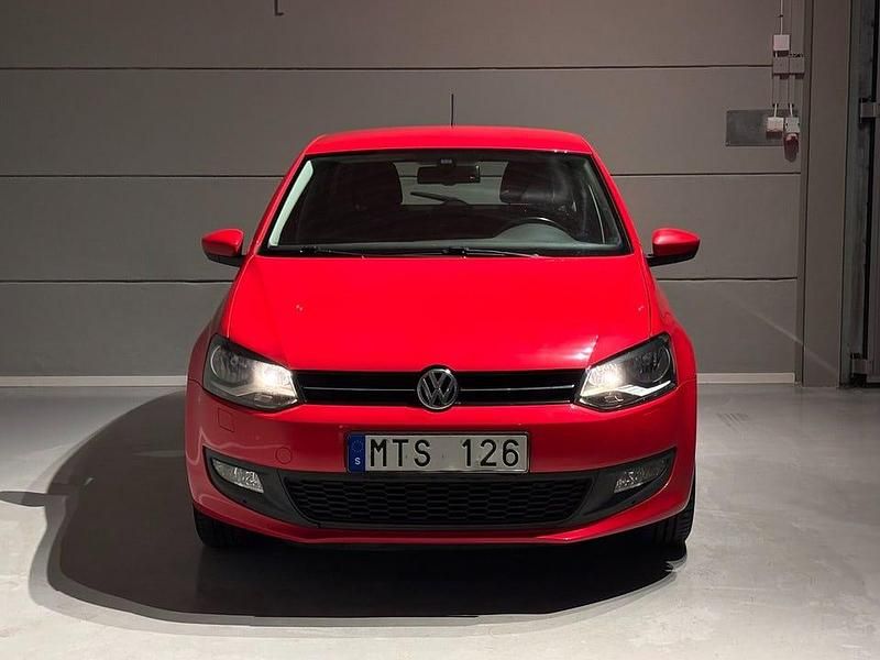 Begagnad VW Polo 90 HK (66 kW) 2012 Röd Halvkombi
