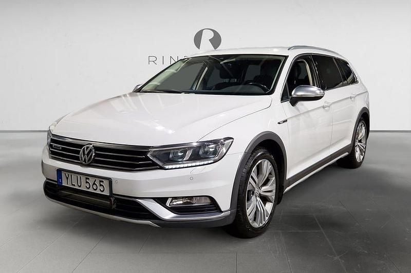 Vit Begagnad 2018 VW Passat Alltrack Kombi | 174 900 kr (Superpris) - Bild 1/3