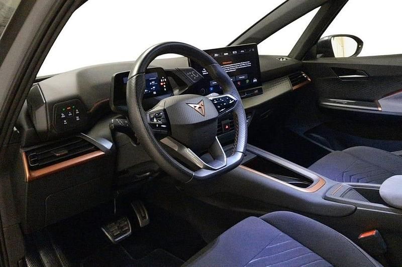 Begagnad Cupra Born 169 kW (231 HK) 2023 Grå Halvkombi