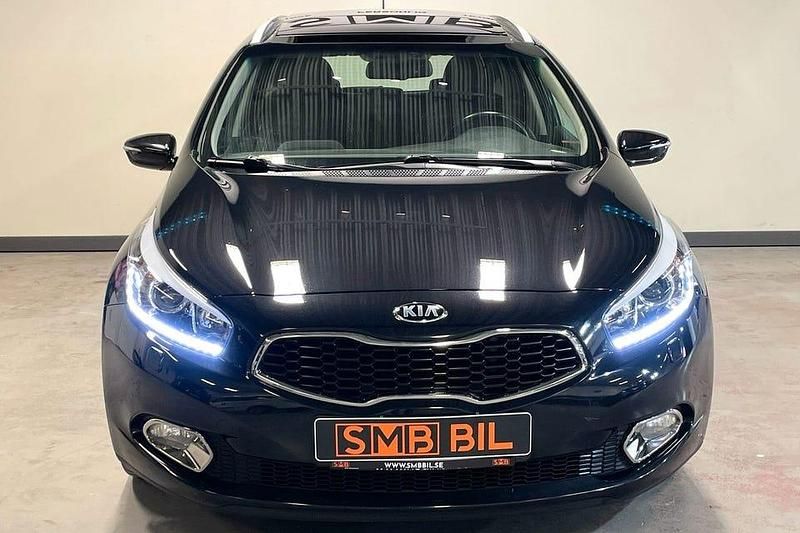 Begagnad Kia Ceed Sportswagon Comfort 128 HK (94 kW) 2013 Svart Kombi