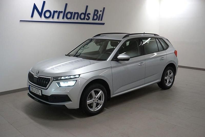 Silver (brilliant silver metallic) Begagnad 2023 Skoda Kamiq SUV | 229 900 kr (Marknadspris) - Bild 1/4