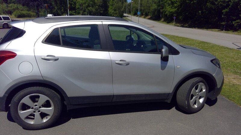 Grå Begagnad 2015 Opel Mokka SUV | 98 000 kr (Bra pris) - Bild 1/4