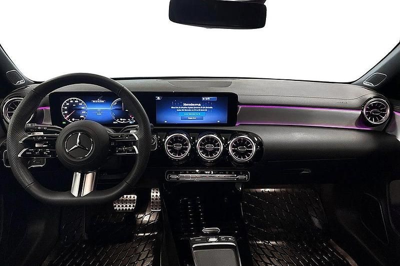 Begagnad Mercedes CLA250 Shooting Brake 2026 Svart Kombi