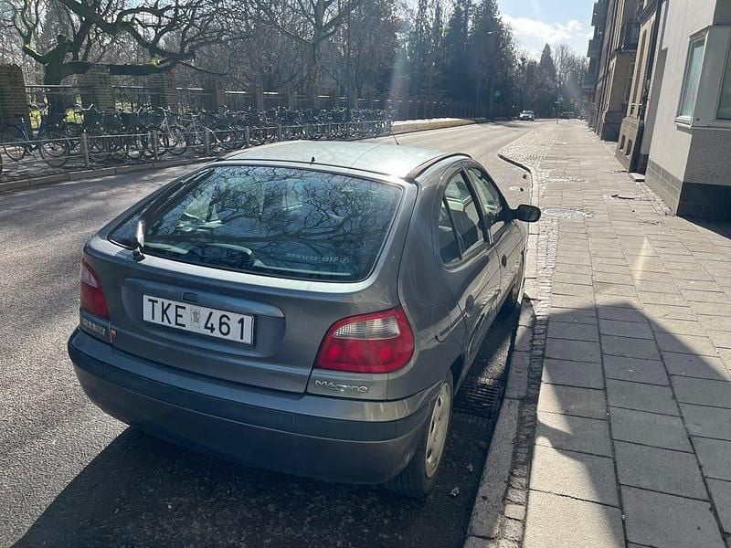 Begagnad Renault Mégane II 107 HK (78 kW) 2002