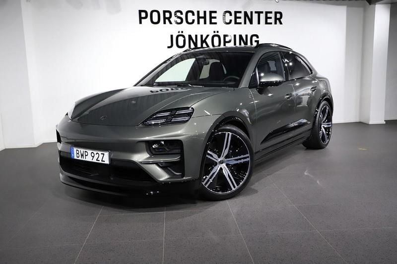 Ny 2025 Porsche Macan Turbo SUV | 1 559 500 kr - Bild 1/4