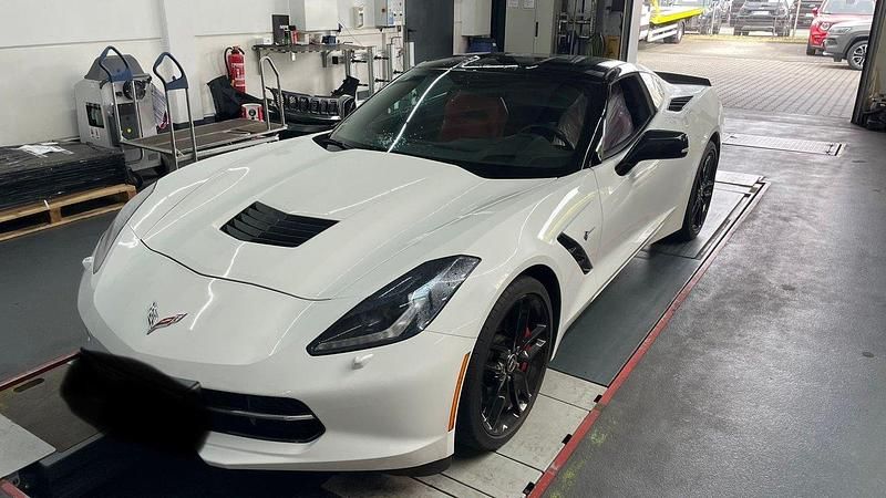 Begagnad 2014 Chevrolet Corvette C7 Sportkupé | 679 000 kr - Bild 1/4