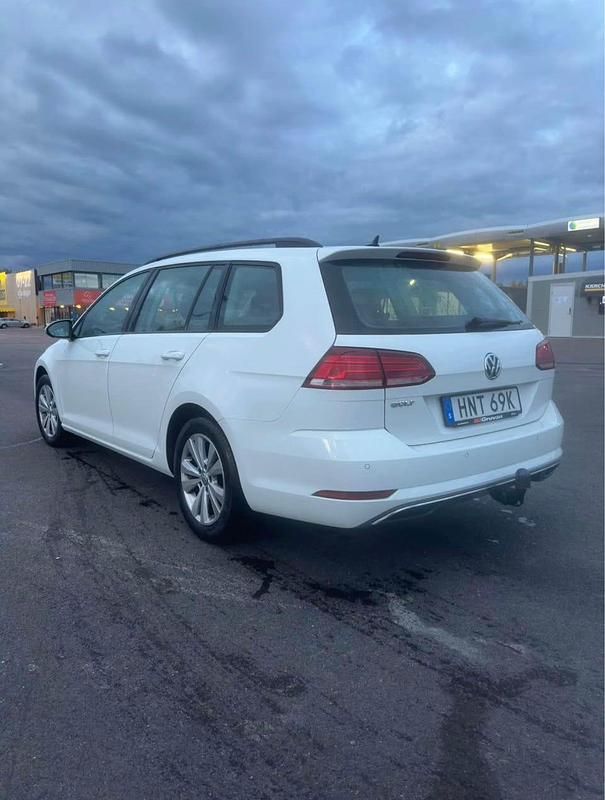 Begagnad VW Golf VII 150 HK (110 kW) 2020