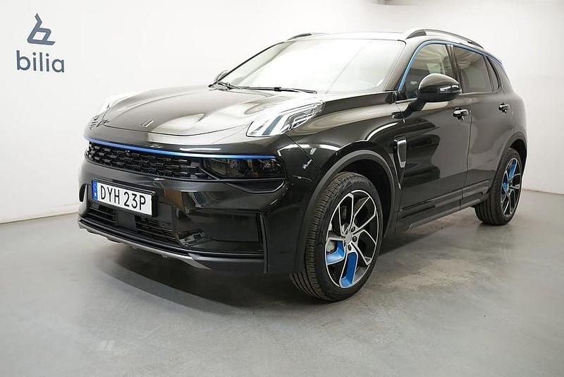 Svart Begagnad 2022 Lynk & Co 01 SUV | 294 900 kr (Marknadspris) - Bild 1/4