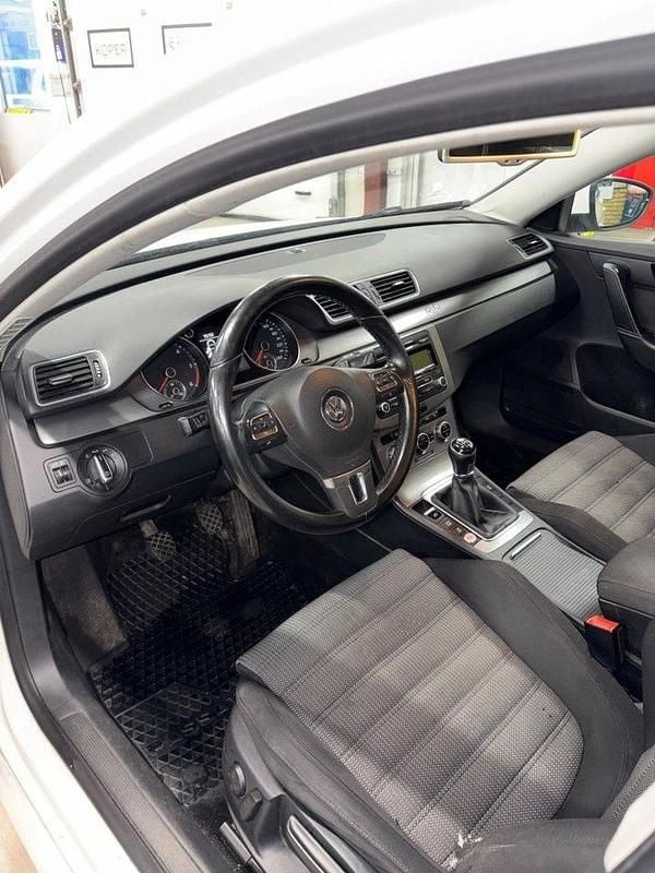 Begagnad VW Passat 140 HK (102 kW) 2014 Vit Kombi