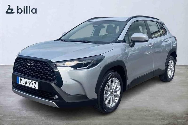 Silver Begagnad 2025 Toyota Corolla Cross SUV | 369 900 kr - Bild 1/1