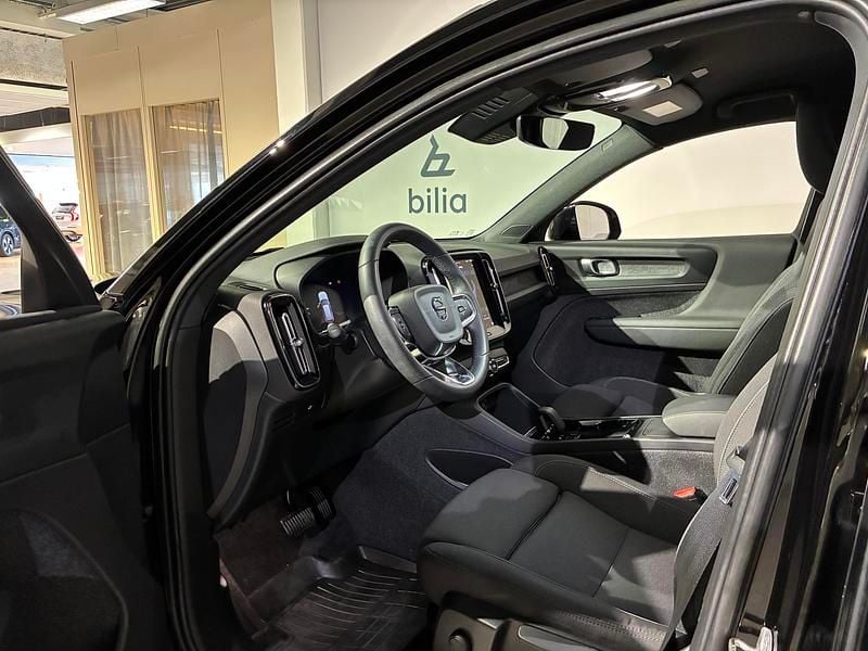 Begagnad Volvo XC40 Single Motor 185 kW (252 HK) 2023 Svart SUV