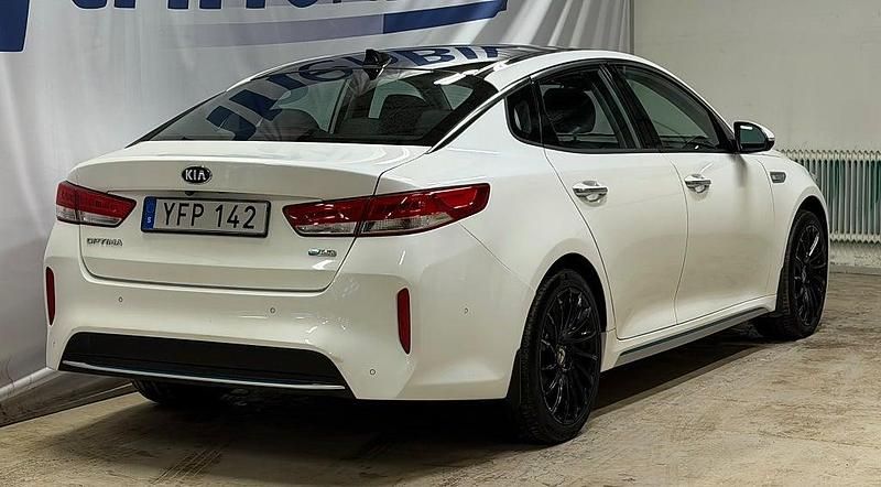 Begagnad Kia Optima Hybrid 156 HK (114 kW) 2016 Vit Sedan