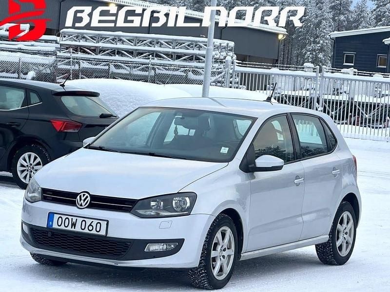 Silver Begagnad 2014 VW Polo Halvkombi | 74 500 kr (Bra pris) - Bild 1/3