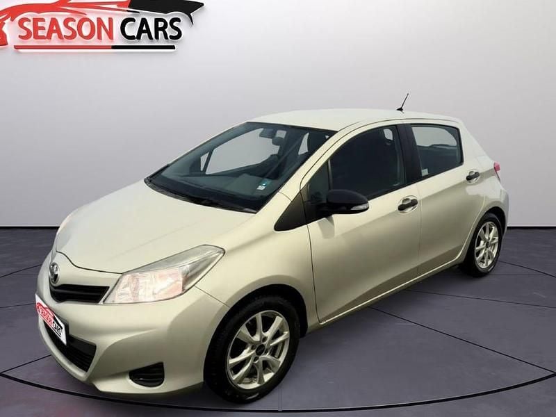 Silver Begagnad 2012 Toyota Yaris Life Halvkombi | 54 900 kr (Marknadspris) - Bild 1/3
