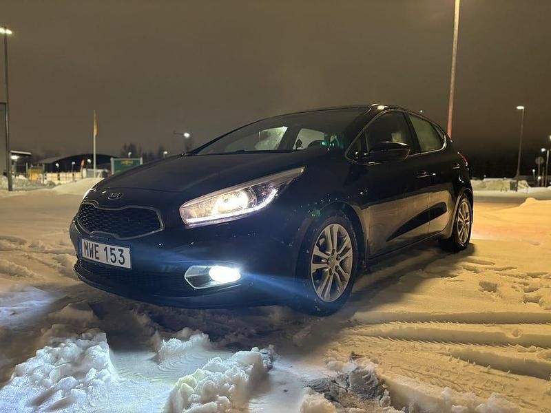 Begagnad 2013 Kia Ceed Halvkombi | 86 900 kr (Marknadspris) - Bild 1/4