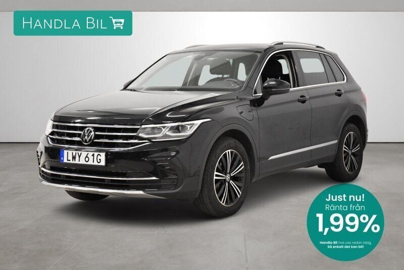 Svart Begagnad 2022 VW Tiguan SUV | 299 800 kr (Superpris) - Bild 1/3