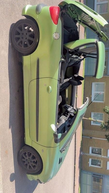 Grön Begagnad 2003 Peugeot 206 CC Cab | 15 999 kr (Bra pris) - Bild 1/4