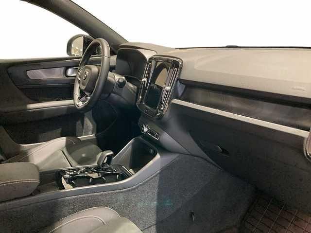 Begagnad Volvo XC40 210 HK (154 kW) 2023 Blå SUV