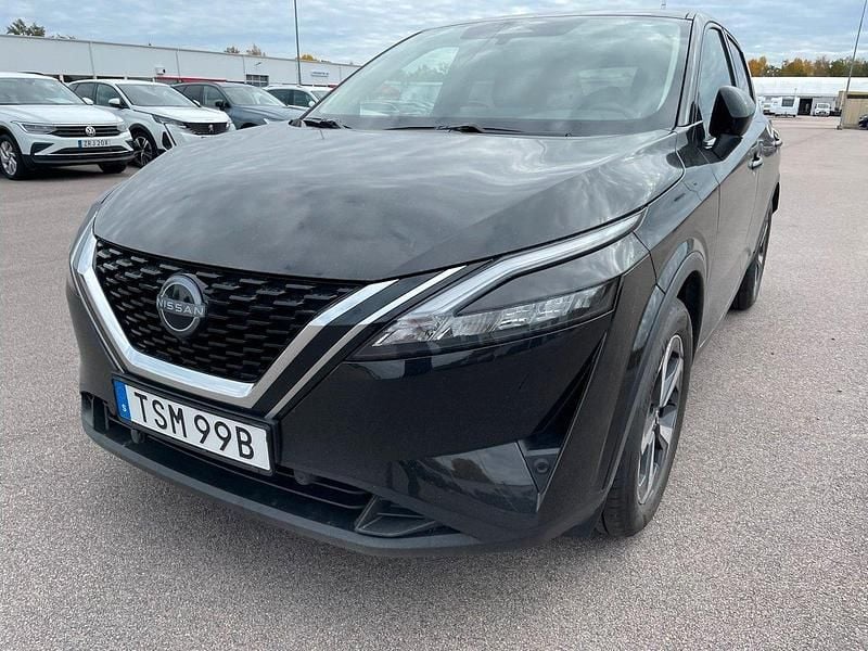 Svart (svart metallic) Begagnad 2024 Nissan Qashqai N-Connecta SUV | 299 000 kr (Marknadspris) - Bild 1/2