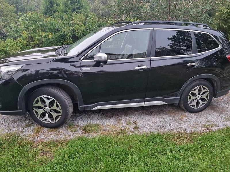 Svart Begagnad 2020 Subaru Forester SUV | 155 000 kr (Bra pris) - Bild 1/4